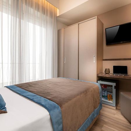 Hotel Continental リミニ エクステリア 写真