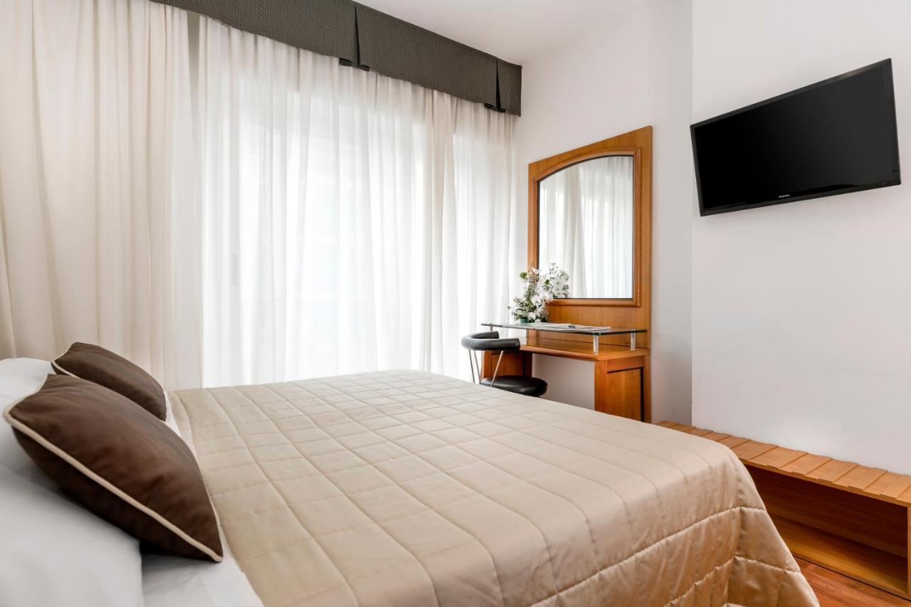 Hotel Continental リミニ エクステリア 写真