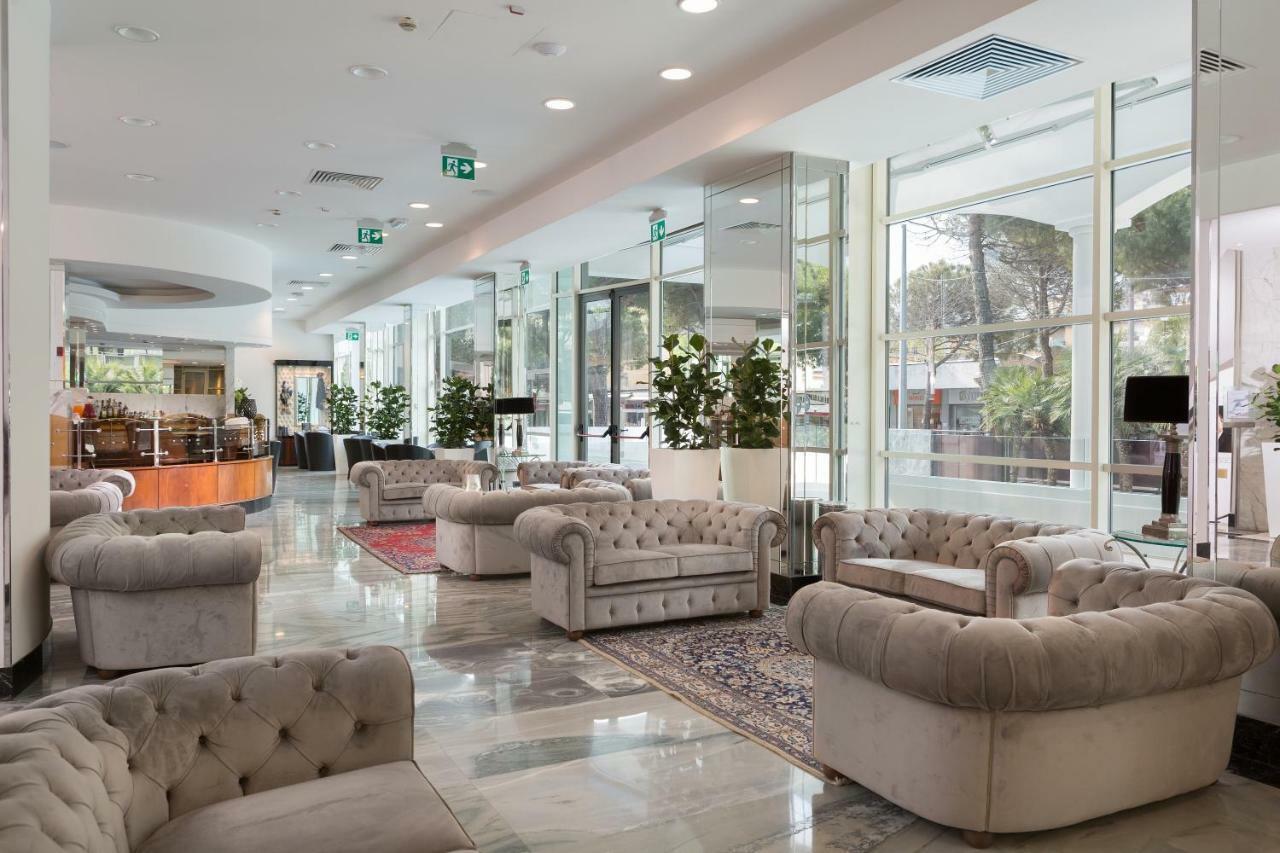 Hotel Continental リミニ エクステリア 写真